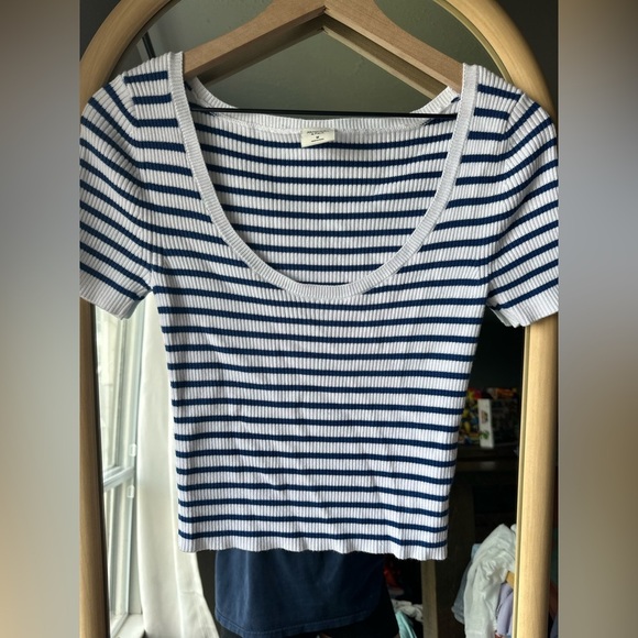 Abercrombie Top size M - Picture 1 of 3